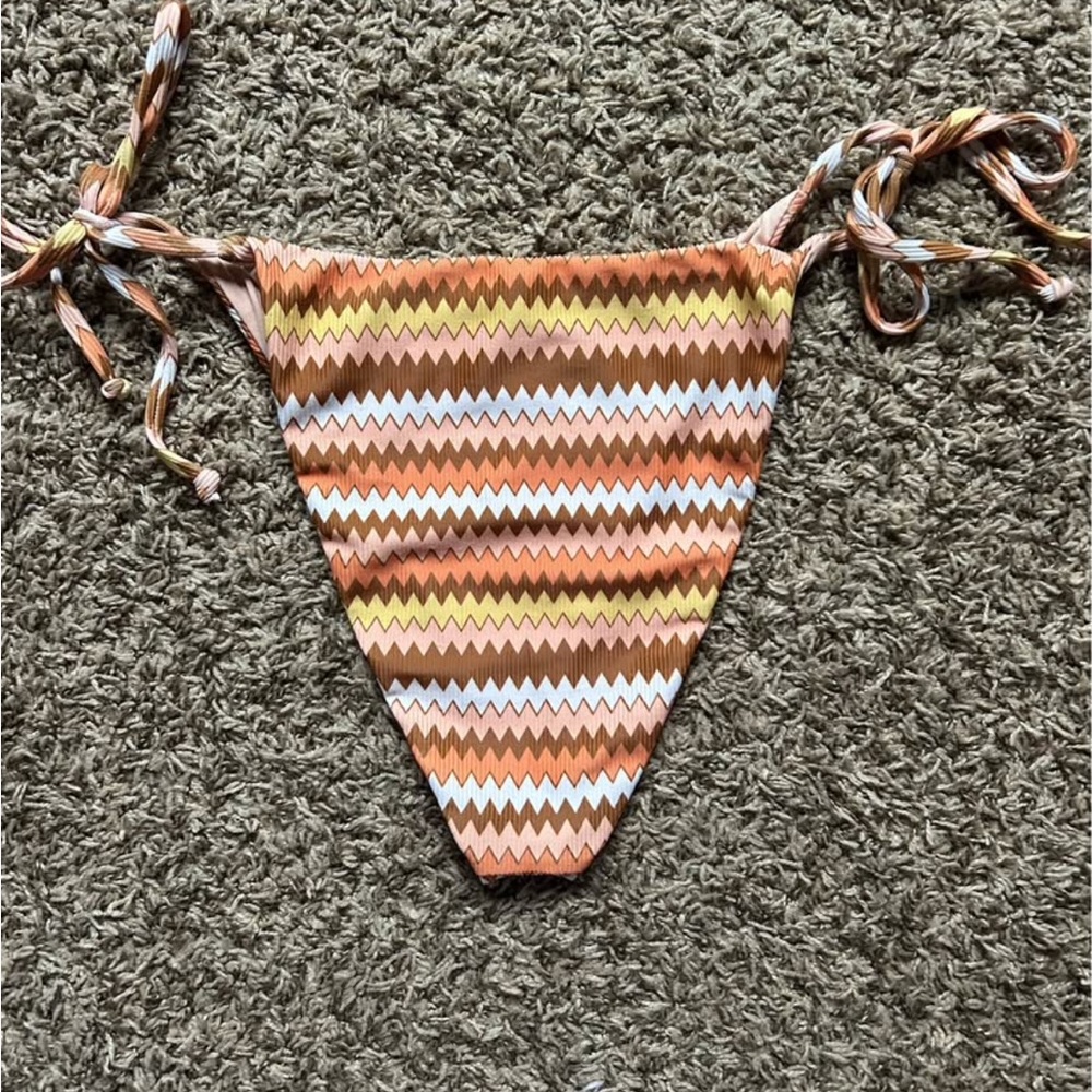 3 Piece Dippin' Daisy's Zigzag Triangle Bikini Set - Picture 6 of 6